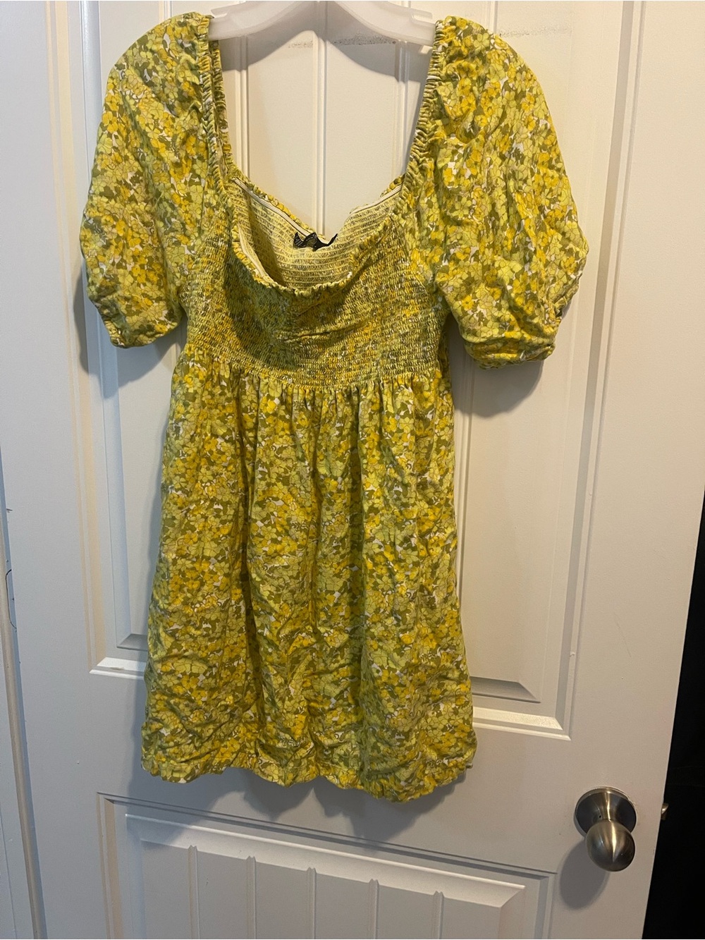 Volcom Yellow Floral Smocked Puff-Sleeve Women’s Medium Dress Coquette Fall y2k